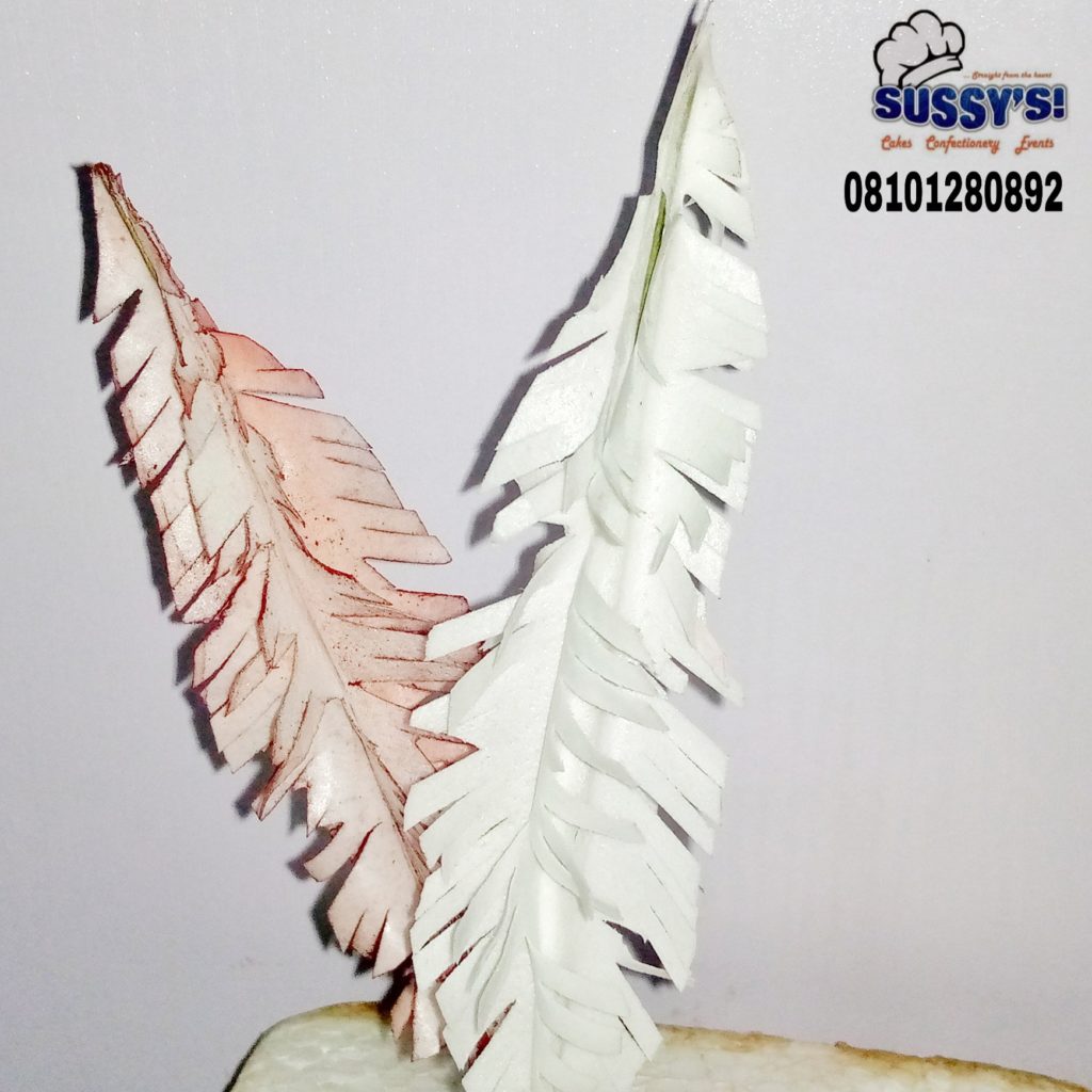 Wafer paper feather for cake decorating 